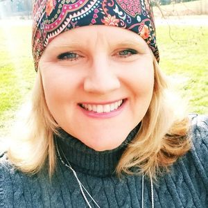 Meet your Posher, Cynthia